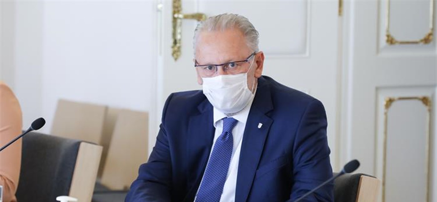 Božinović: Ide se prema smanjenju broja dana samoizolacije, no poželjno je da se to utvrdi na multinacionalnoj razini